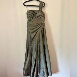 Elegant Pronovias Maxi Dress